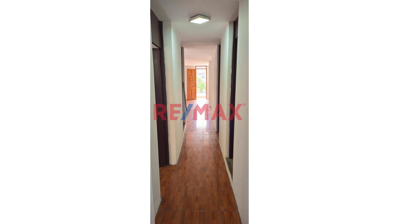 Alquiler De Local Comercial De 120 M2 En Una Excelente Ubicación En Plena Avenida Micaela Bastidas Comas — foto 6