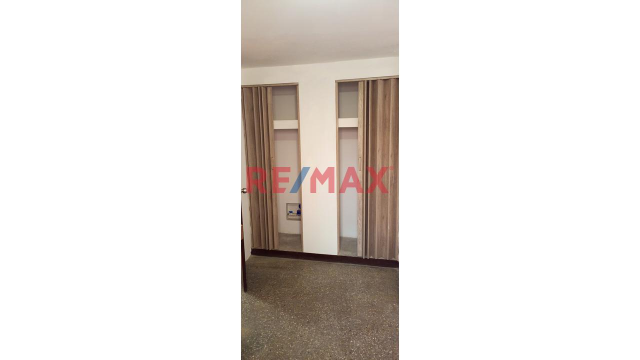Alquiler De Local Comercial De 120 M2 En Una Excelente Ubicación En Plena Avenida Micaela Bastidas Comas — foto 4