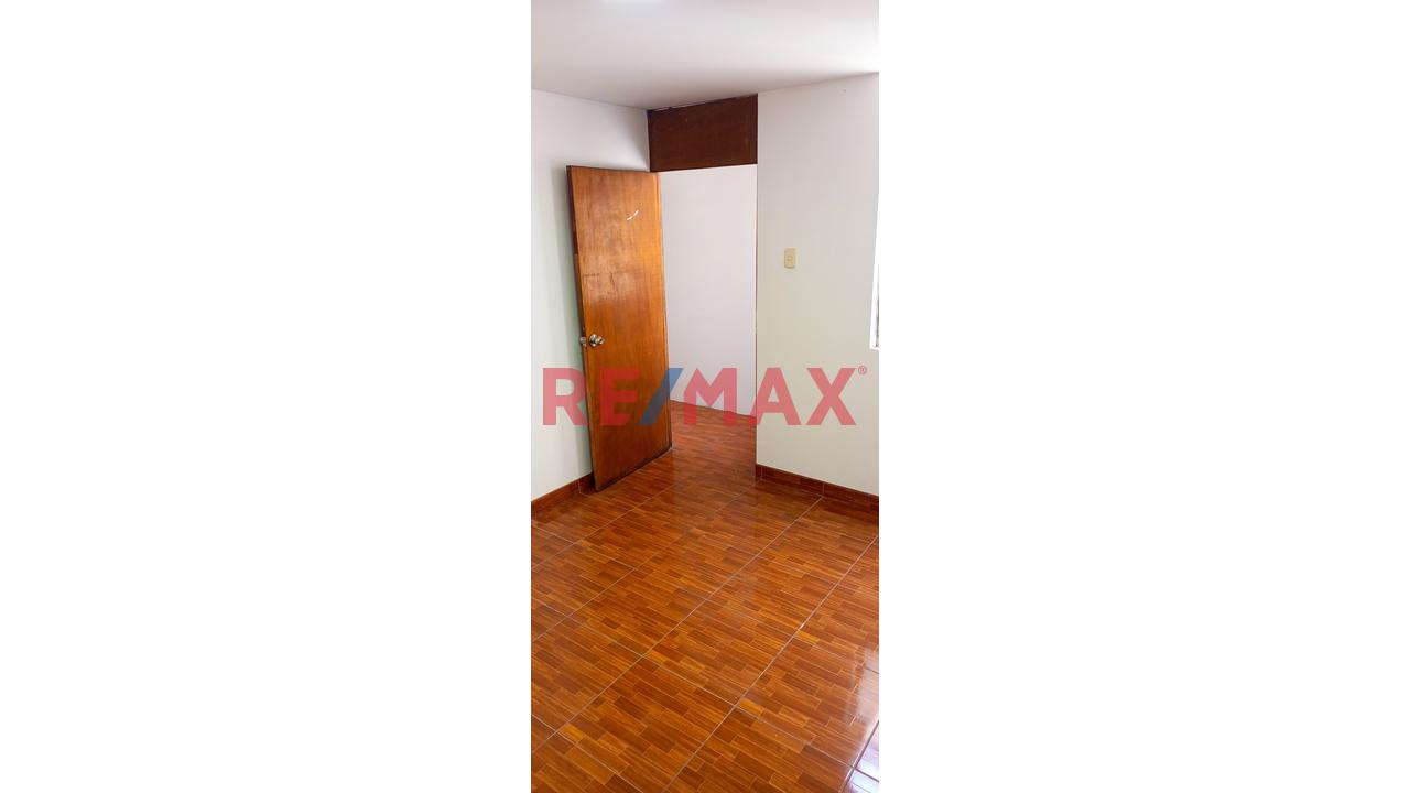 Alquiler De Local Comercial De 120 M2 En Una Excelente Ubicación En Plena Avenida Micaela Bastidas Comas — foto 2