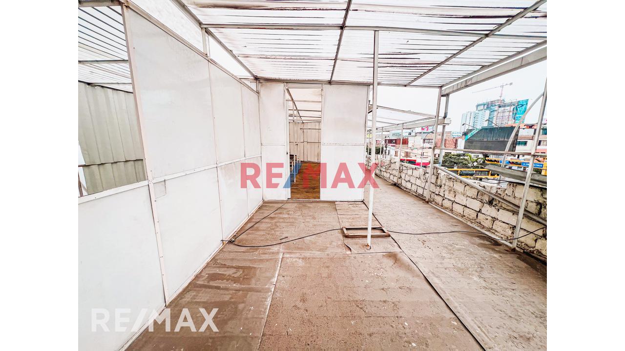 Local Comercial U Oficina En Alquiler | Esquina | Piso 2 Y 3 - 19