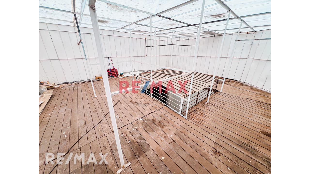 Local Comercial U Oficina En Alquiler | Esquina | Piso 2 Y 3 - 17