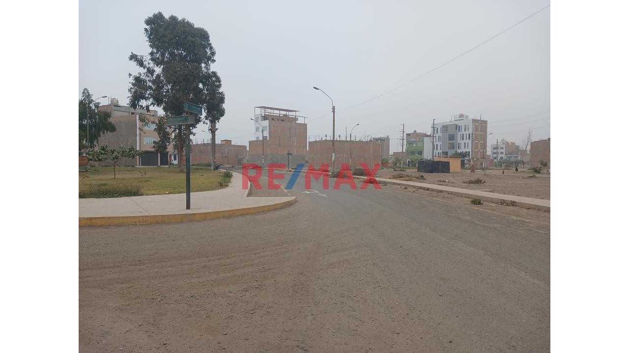 Se Vende Terreno Frente A Parque En La Urb. Santa Maria 6º Etapa, Carabayllo - 3