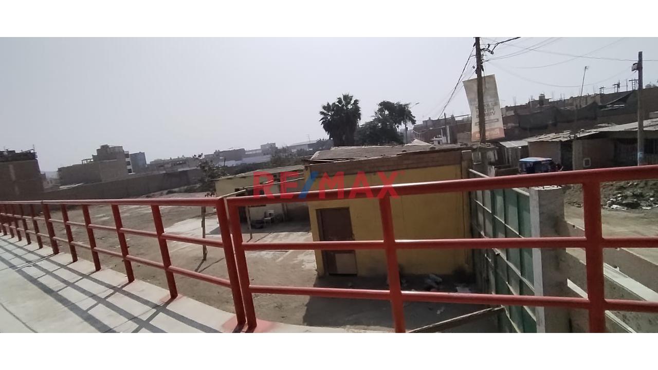 Amplio Terreno En Esquina ,En Puente Piedra: Ideal Para Vivienda O Negocio — foto 3