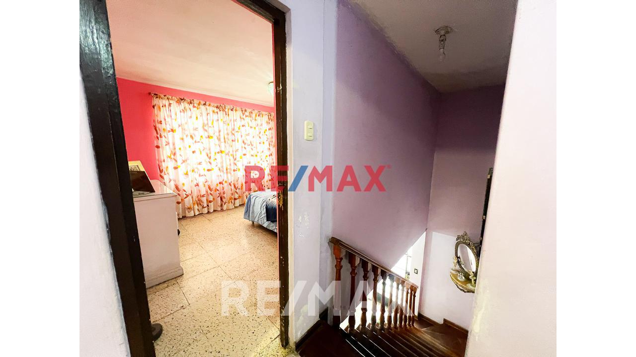 Se Vende Casa De 4 Pisos En Esquina A Una Cuadra De La Estacion Atocongo En Sjm - 10