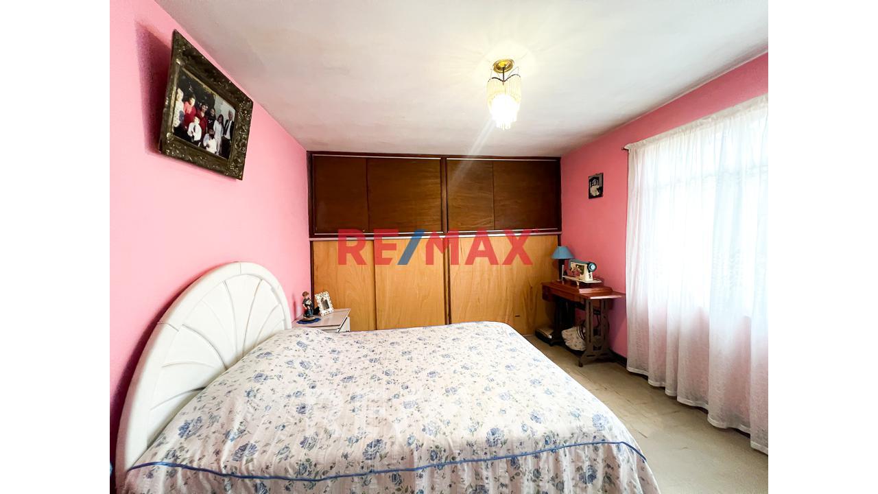 Se Vende Casa De 4 Pisos En Esquina A Una Cuadra De La Estacion Atocongo En Sjm - 8