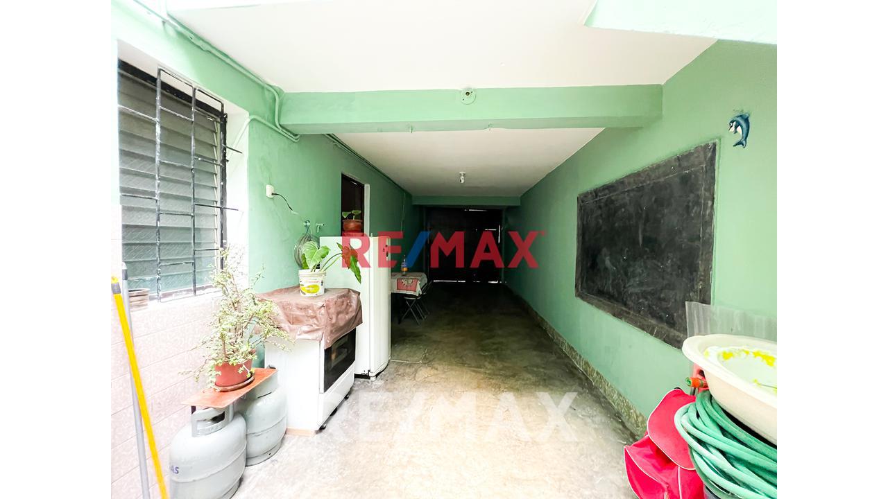 Se Vende Casa De 4 Pisos En Esquina A Una Cuadra De La Estacion Atocongo En Sjm - 16