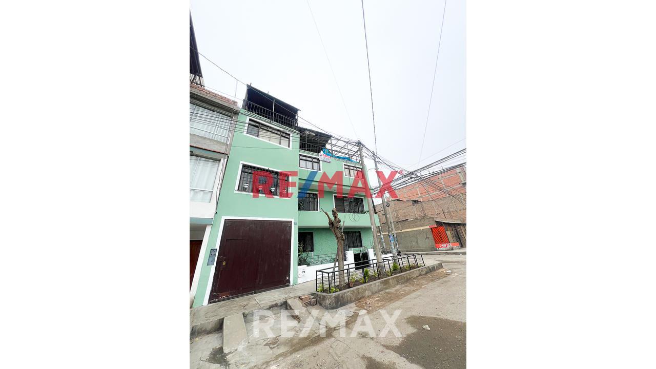 Se Vende Casa De 4 Pisos En Esquina A Una Cuadra De La Estacion Atocongo En Sjm