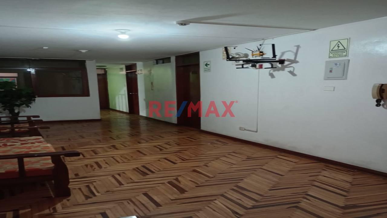 Vendo Casa 4 Pisos Zona Altamente Comercial - San Juan De Lurigancho — foto 4