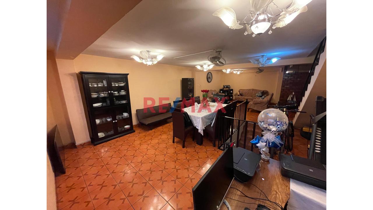 Se Vende Amplia Casa De 5 Pisos Con Local En El 1Er Piso En La Victoria - 7