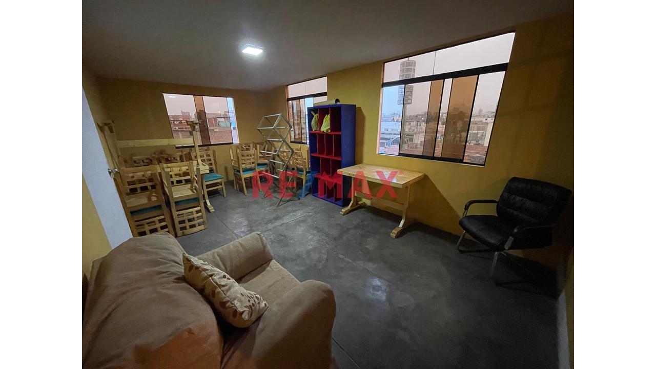 Se Vende Amplia Casa De 5 Pisos Con Local En El 1Er Piso En La Victoria - 12