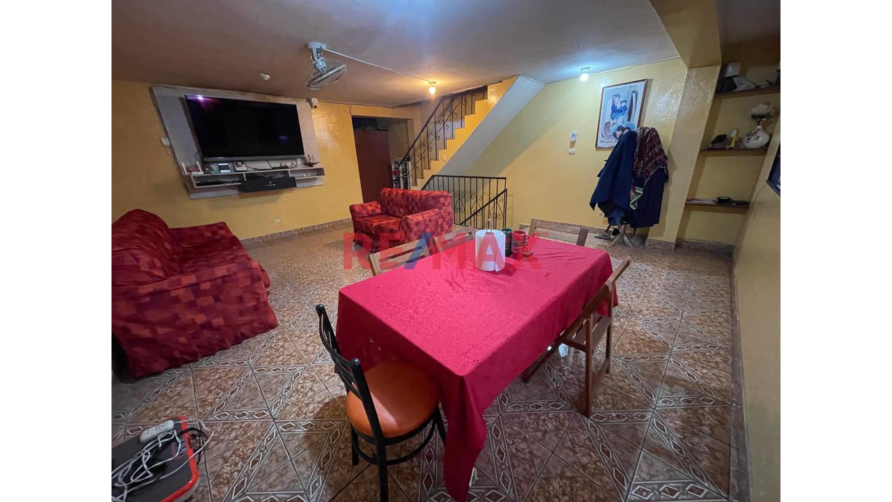Se Vende Amplia Casa De 5 Pisos Con Local En El 1Er Piso En La Victoria - 11