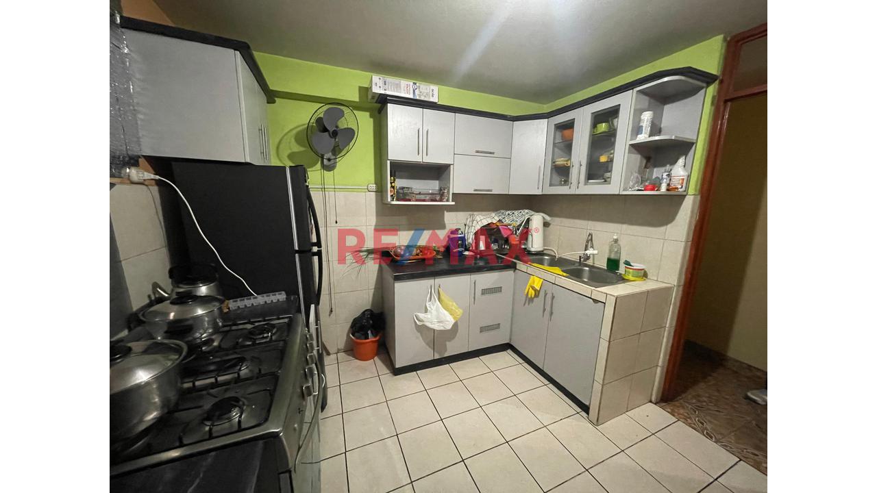 Se Vende Amplia Casa De 5 Pisos Con Local En El 1Er Piso En La Victoria - 19