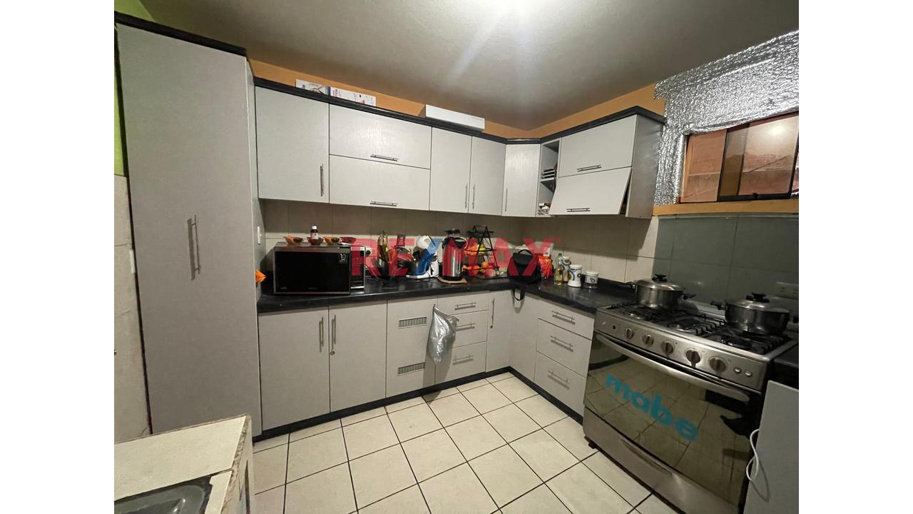 Se Vende Amplia Casa De 5 Pisos Con Local En El 1Er Piso En La Victoria - 18