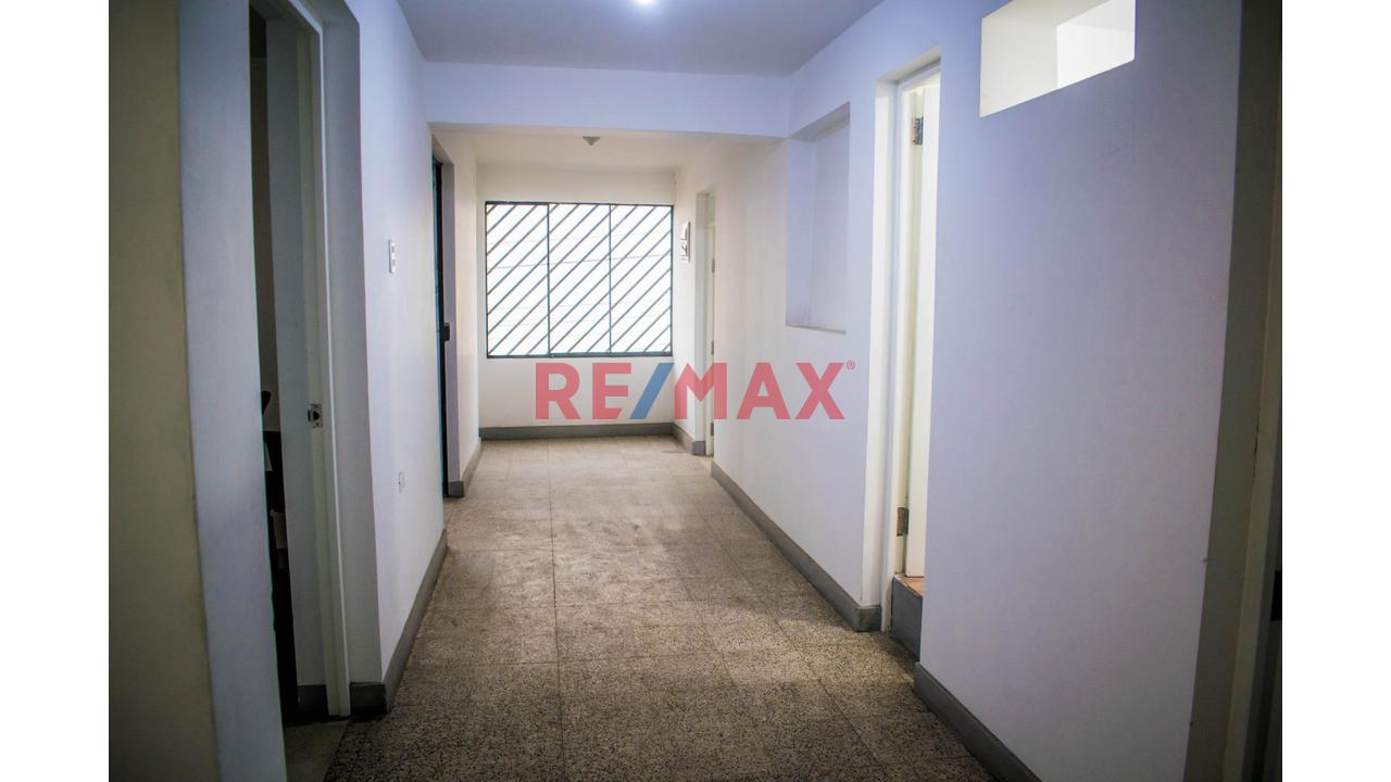 Edificio En Alquiler Cerca A La Municipalidad De Comas - 13