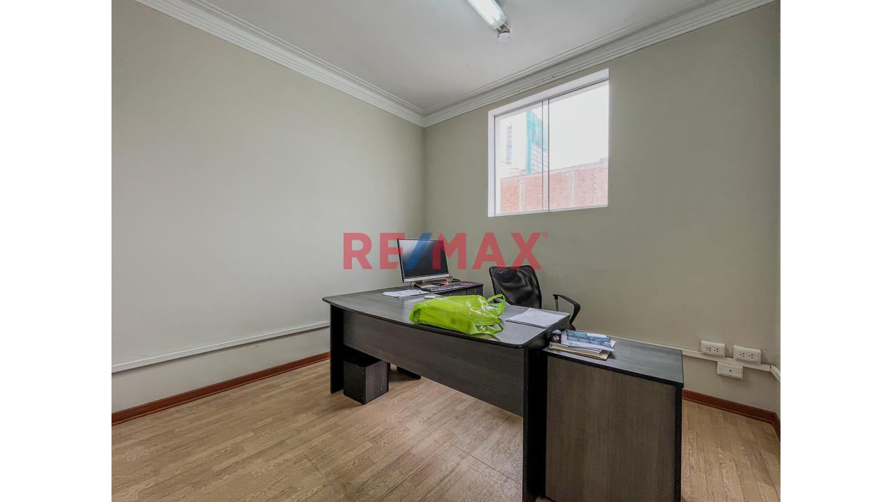 Se Vende Amplia Casa En Esquina Para Proyecto Inmobiliario - 9