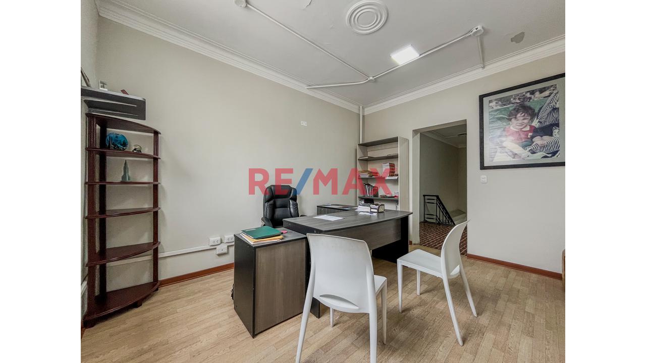 Se Vende Amplia Casa En Esquina Para Proyecto Inmobiliario - 10