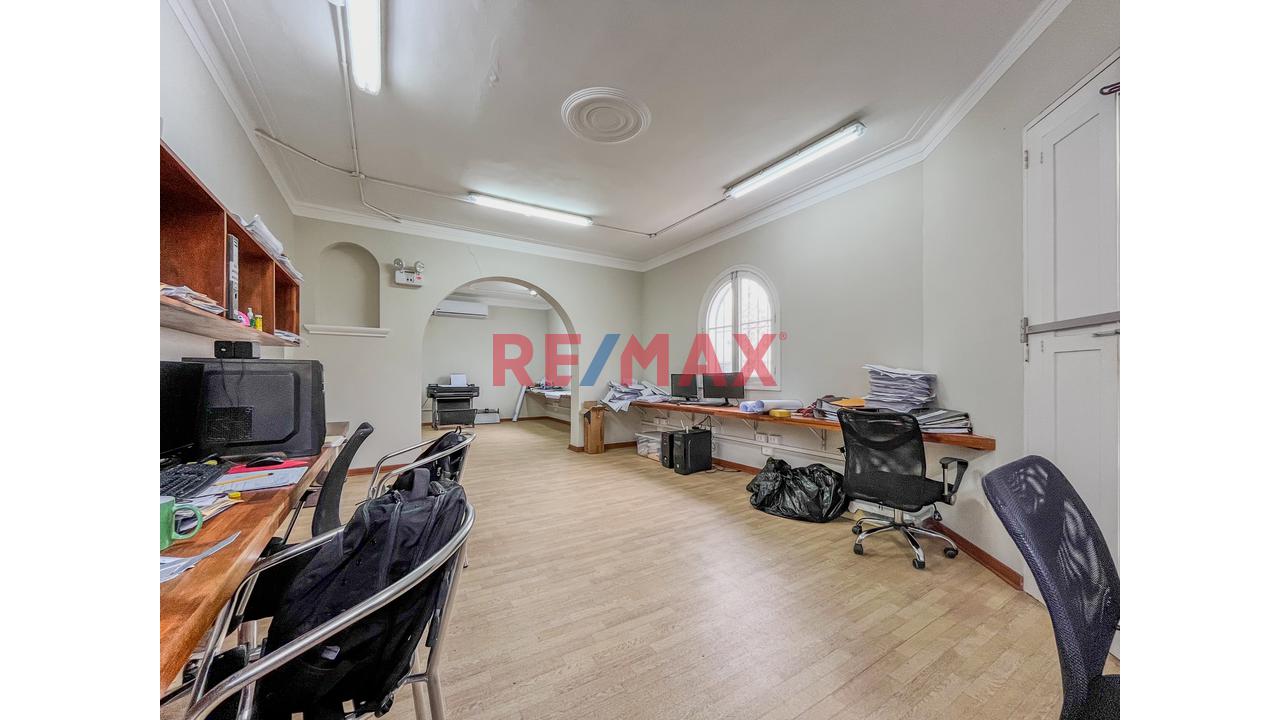 Se Vende Amplia Casa En Esquina Para Proyecto Inmobiliario - 4