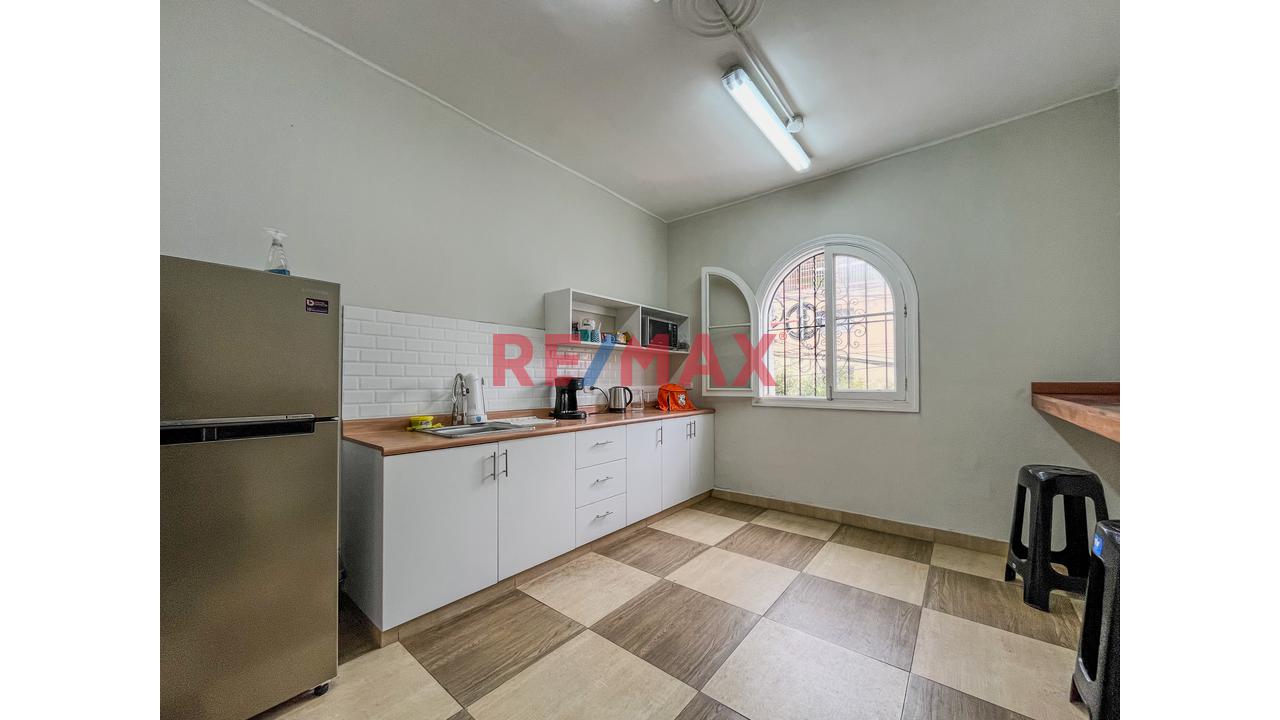 Se Vende Amplia Casa En Esquina Para Proyecto Inmobiliario - 7