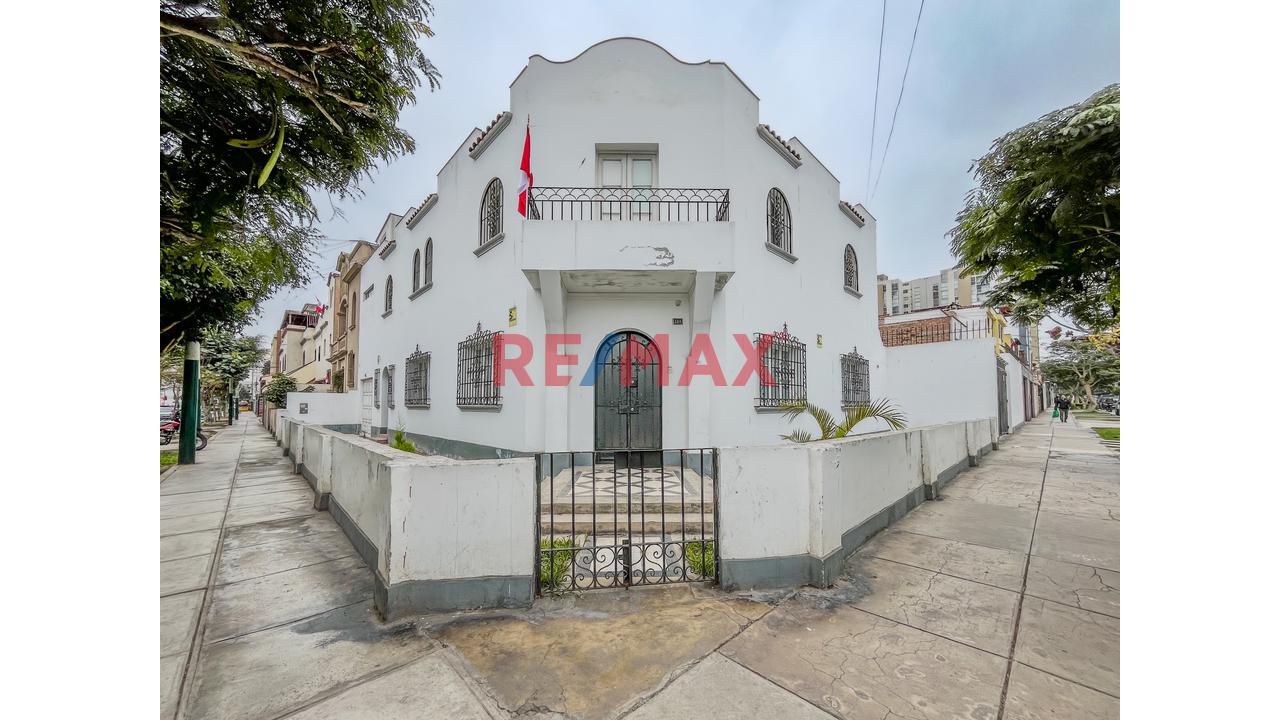 Se Vende Amplia Casa En Esquina Para Proyecto Inmobiliario - 1