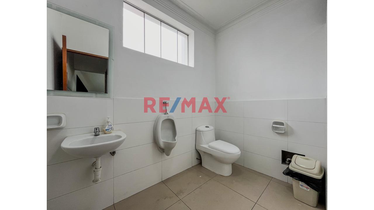 Se Vende Amplia Casa En Esquina Para Proyecto Inmobiliario - 8