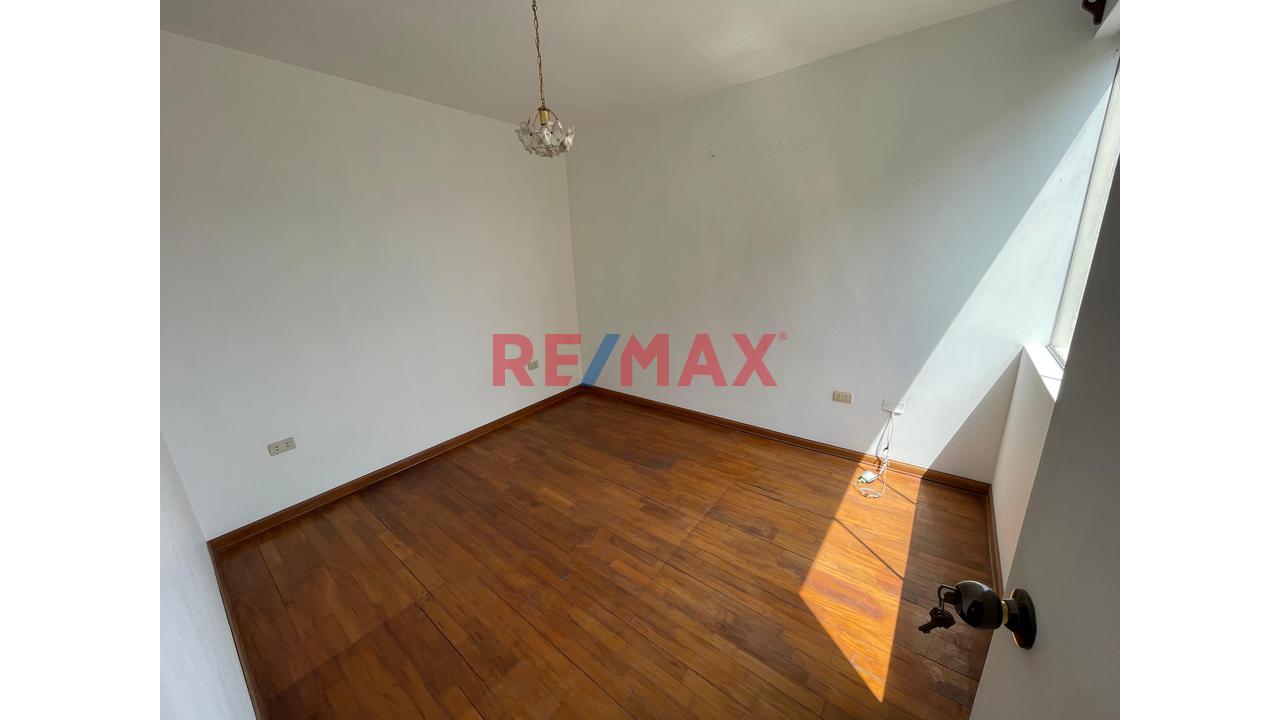 Se Vende Amplio Y Acogedor Duplex En Piso 2 - Portada Del Sol La Molina - 13