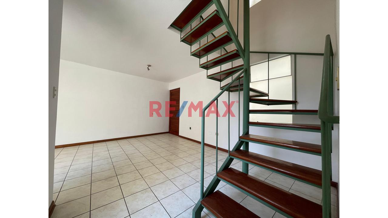 Se Vende Amplio Y Acogedor Duplex En Piso 2 - Portada Del Sol La Molina - 19