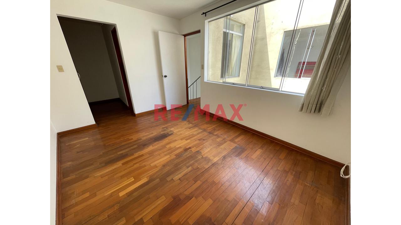 Se Vende Amplio Y Acogedor Duplex En Piso 2 - Portada Del Sol La Molina - 10