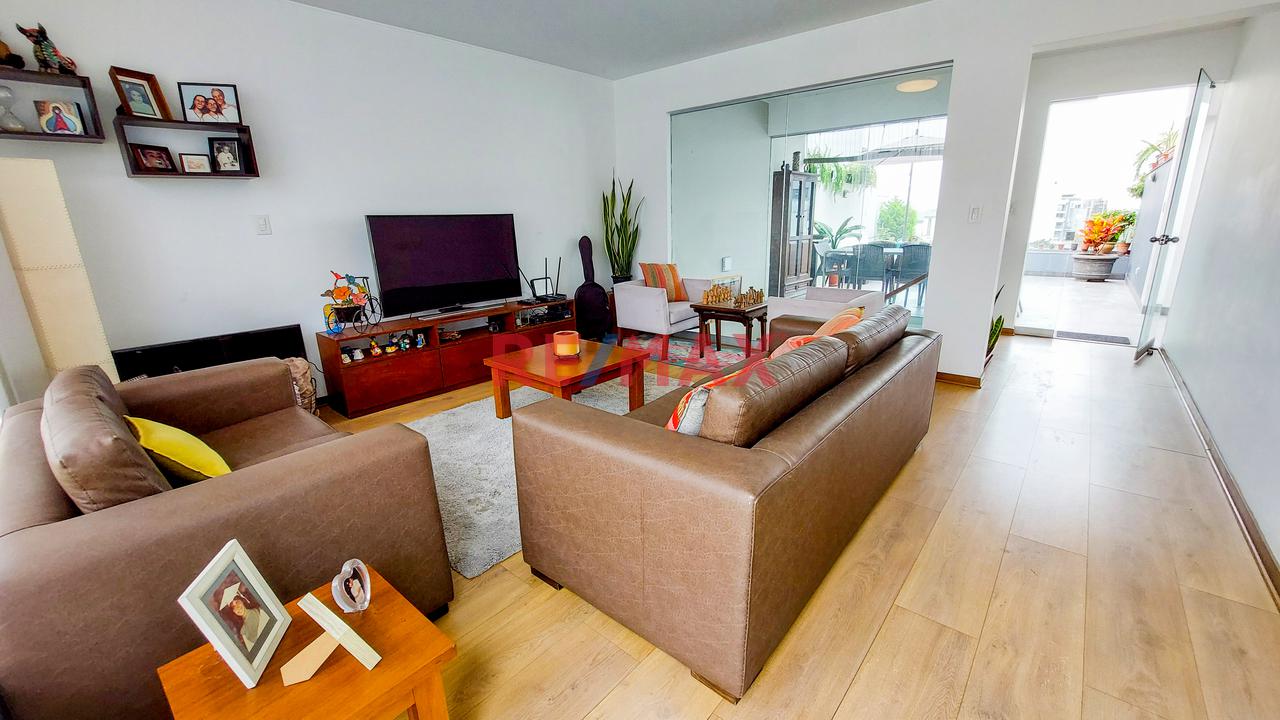 Duplex En Venta - Limite Miraflores Y San Isidro - Cerca  Al Ovalo Gutierrez — foto 7