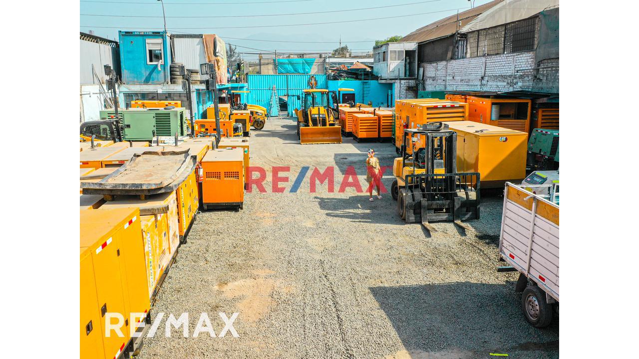 Venta De Local Industrial 1576 M2 En Av Cascanueces -Santa Anita - 3