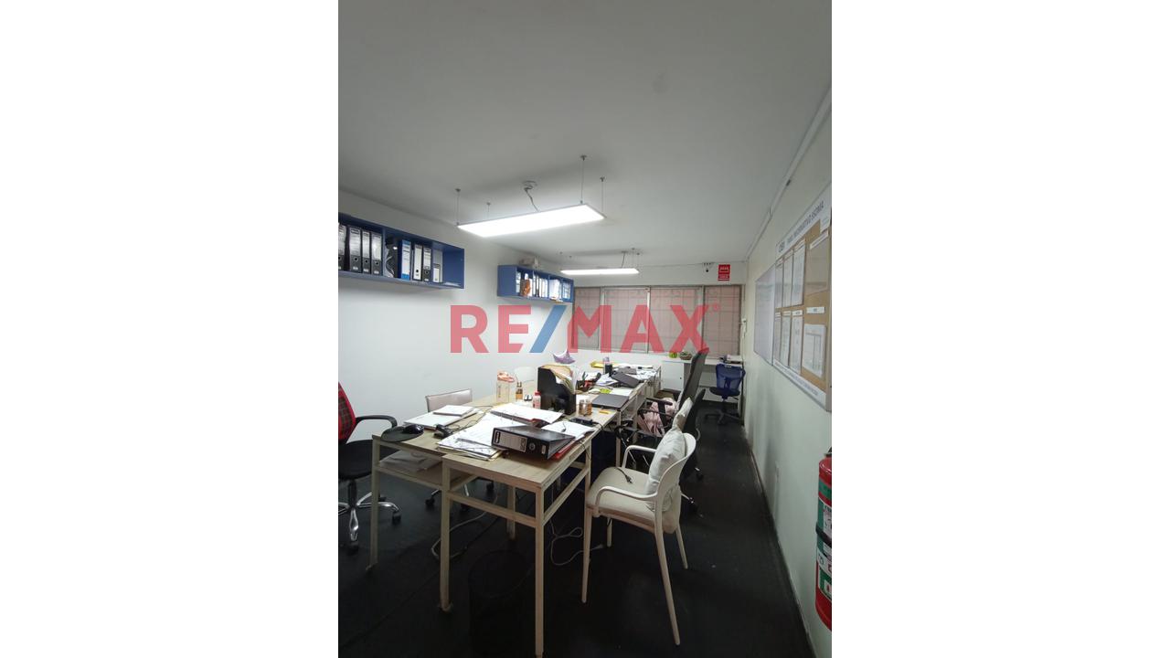 ¡Oportunidad Única En Salamanca Ate! Casa En Venta En La Calle Agustín De Zárate — foto 9