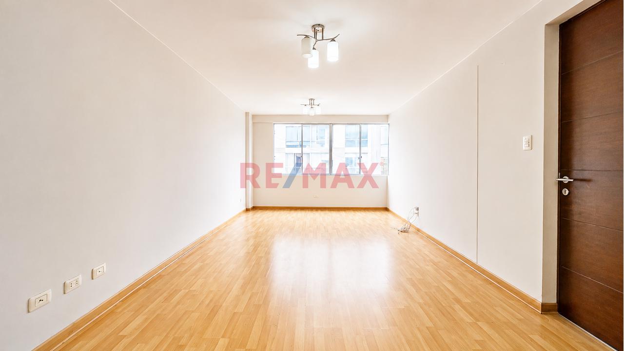 Oportunidad Unica De Comprar Dpto De 95M2 Vista Calle En 3Er Piso!!