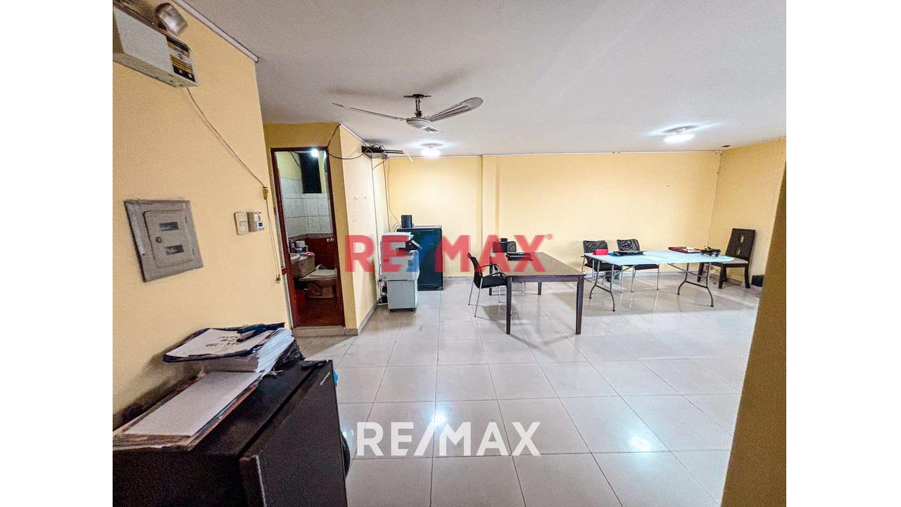 Se Vende Oficina En Av Nestor Gambeta Callao - 10