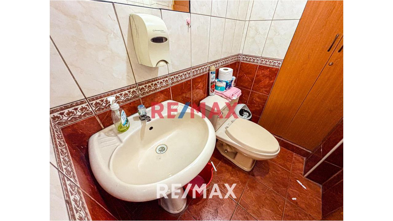 Se Vende Oficina En Av Nestor Gambeta Callao - 17