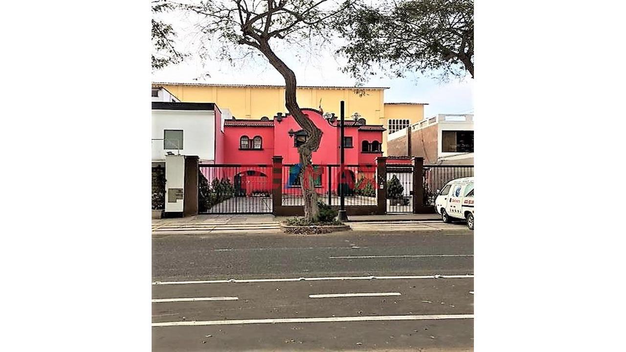 Ventade Casa A Precio De Terreno En San Isidro - 5