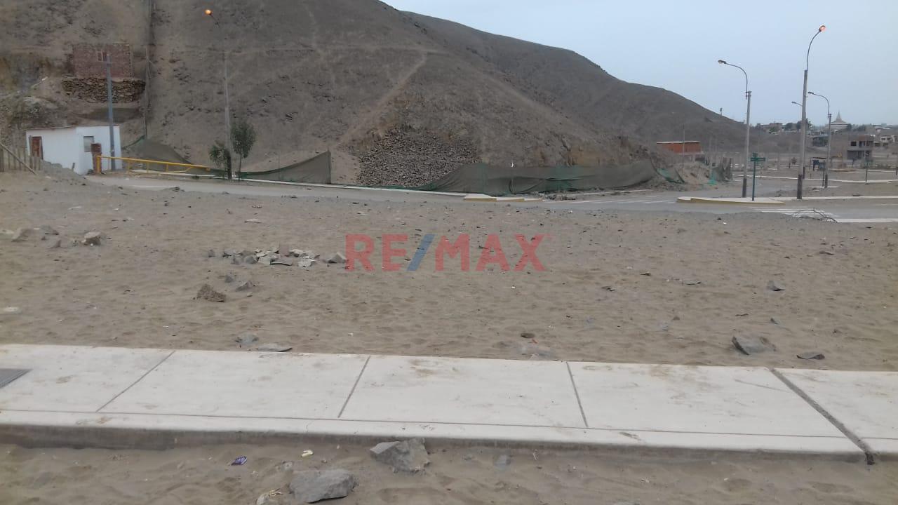 En Venta Terreno En Urbanizacion La Alameda De Lima Norte - Santa Rosa. — foto 4