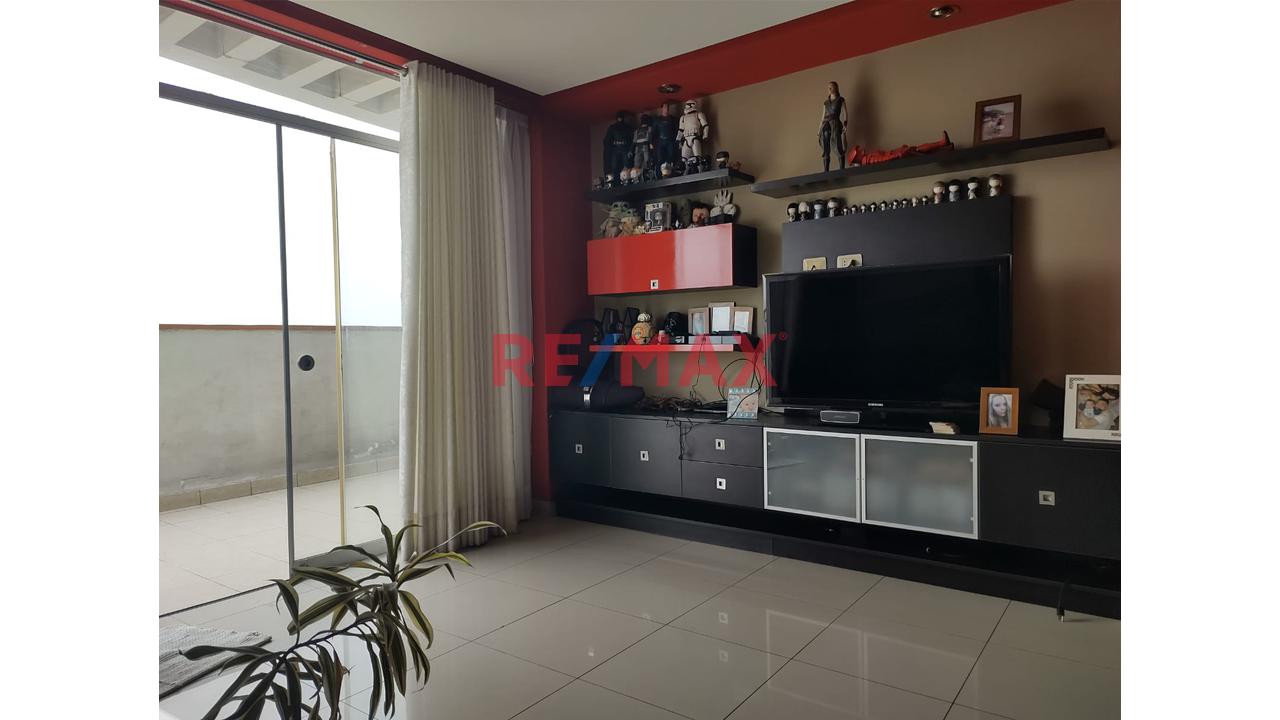 Venta De Departamento En Surquillo Con 2 Cocheras — foto 11