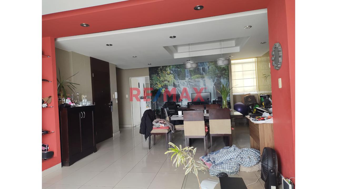 Venta De Departamento En Surquillo Con 2 Cocheras — foto 7