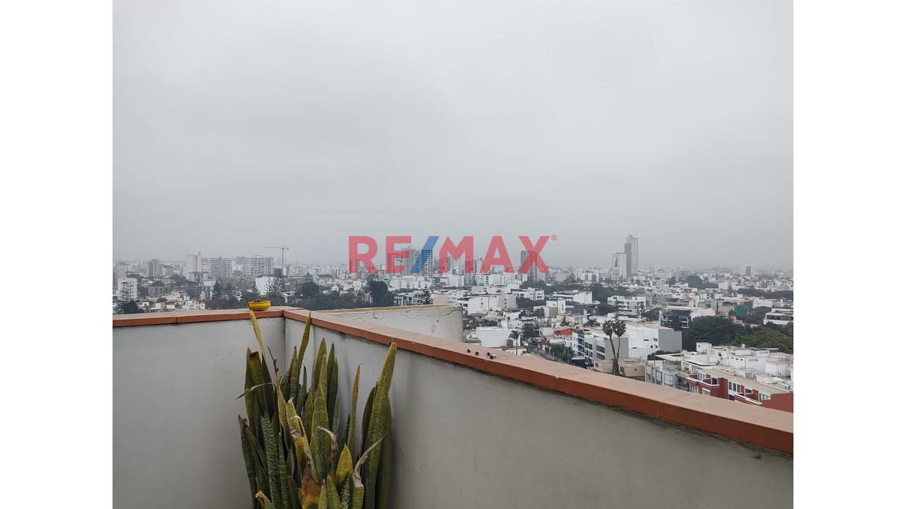 Venta De Departamento En Surquillo Con 2 Cocheras — foto 12