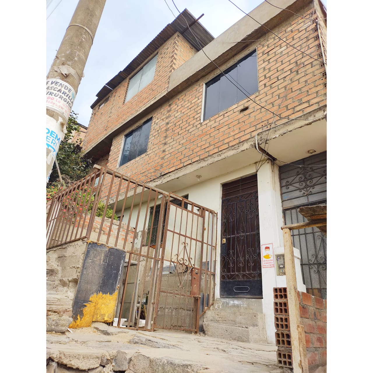Venta Casa De 3 Pisos  De 223 Mts  En Comas