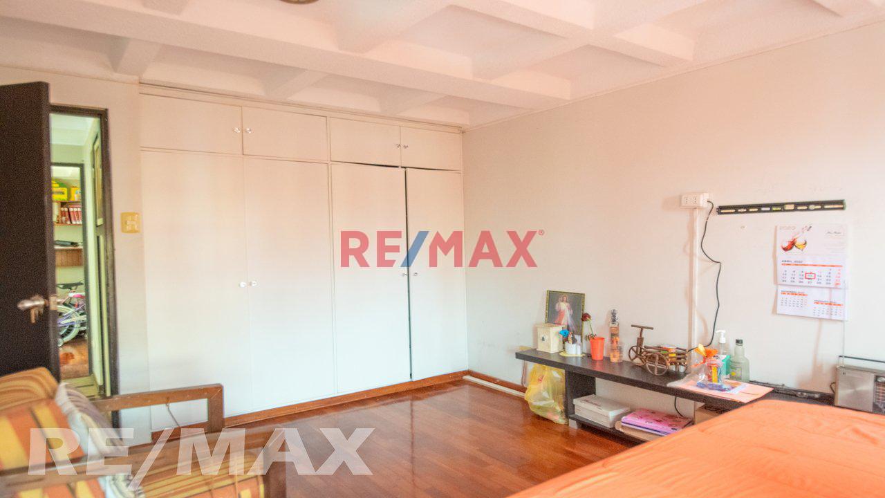En Venta Amplio Duplex En Zona Residencial De Surco — foto 14