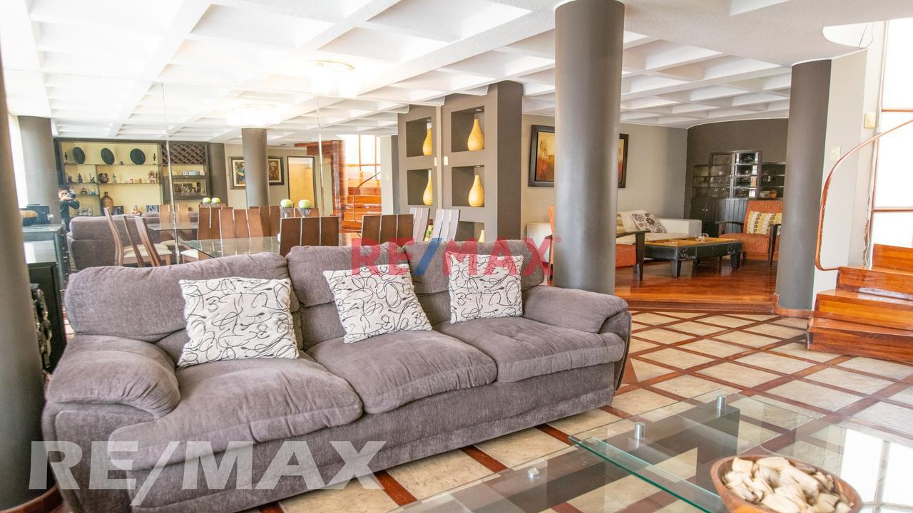 En Venta Amplio Duplex En Zona Residencial De Surco — foto 3