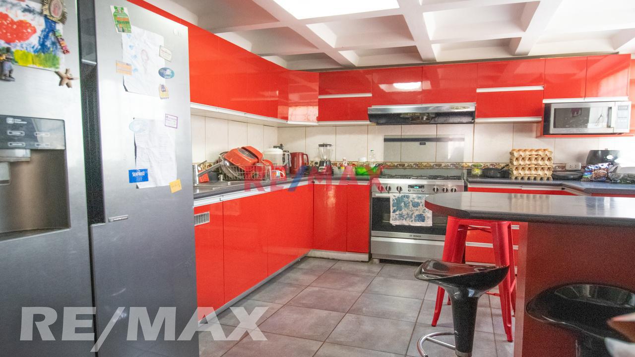 En Venta Amplio Duplex En Zona Residencial De Surco — foto 11