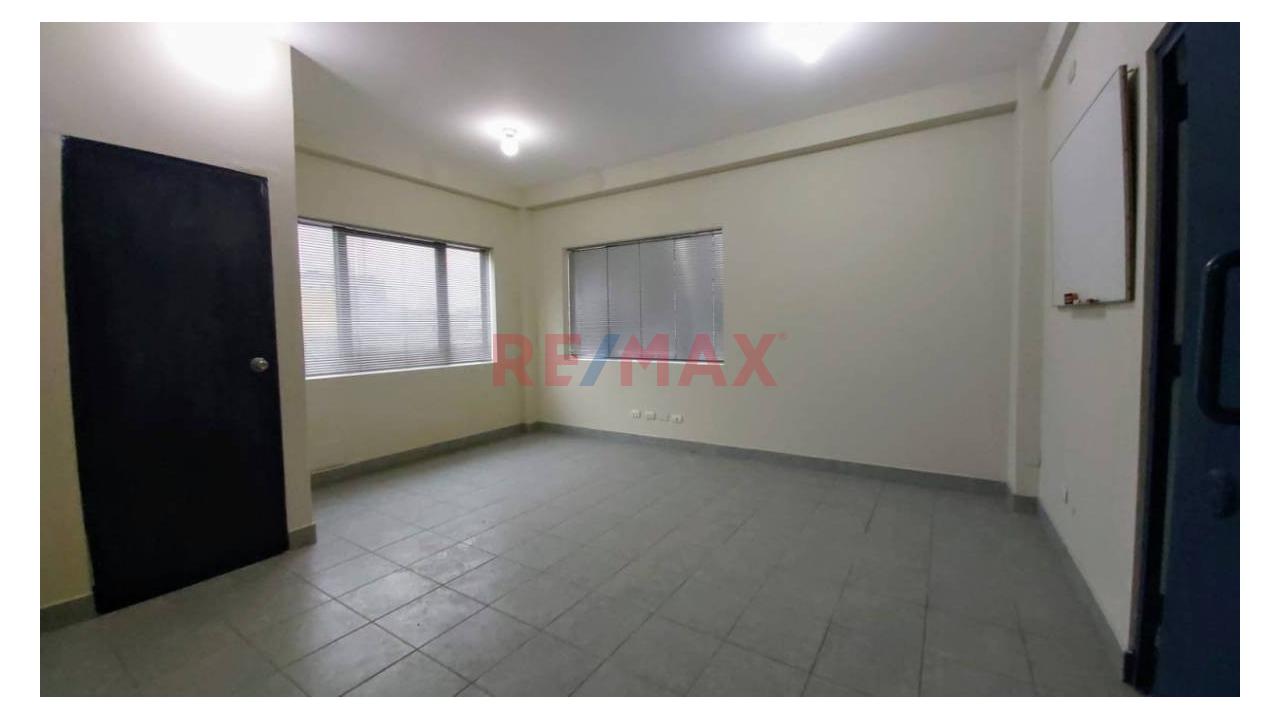 Vendo Edificio Comercial En Miraflores - Zonificación Cz - 19