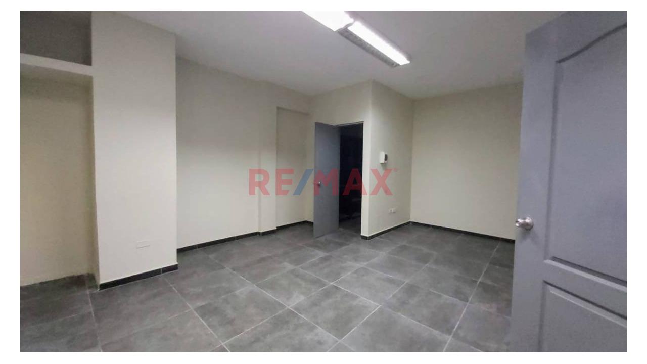 Vendo Edificio Comercial En Miraflores - Zonificación Cz - 18