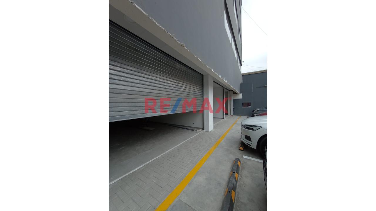 Alquiler De Tienda En Estreno Zona Altamente Comercial - Outlet - Vulcano - Ate - 15