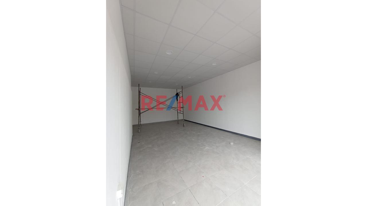 Alquiler De Tienda En Estreno Zona Altamente Comercial - Outlet - Vulcano - Ate - 5