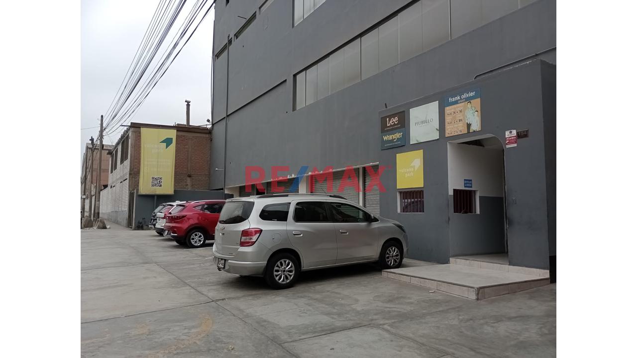 En Estreno Alquiler De Tienda Zona Altamente Comercial - Outlet - Vulcano - Ate - 2