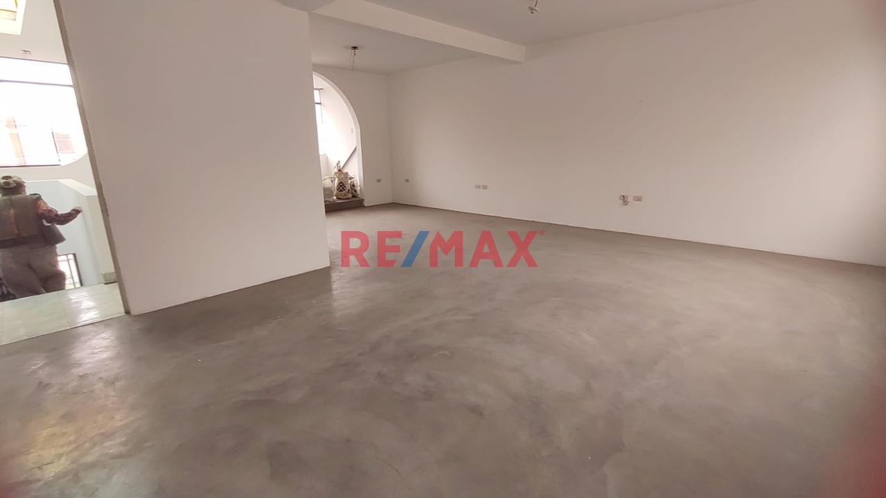 Venta De Departamento Zona Comercial Tercer Piso - Mas Aires - 3