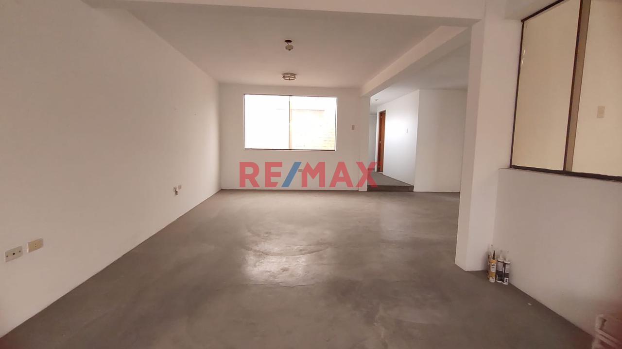 Venta De Departamento Zona Comercial Tercer Piso - Mas Aires - 5