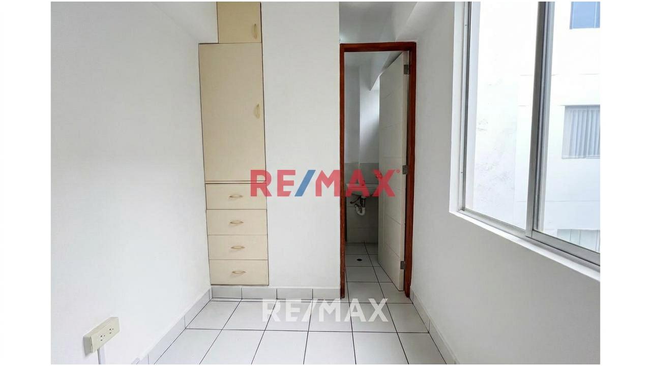 Duplex En Venta Av. Sergio Bernales,  Distrito Surquillo - 13